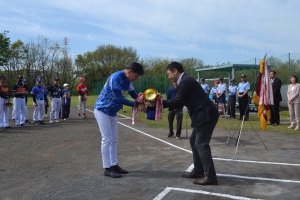 男子３部優勝カップ返還